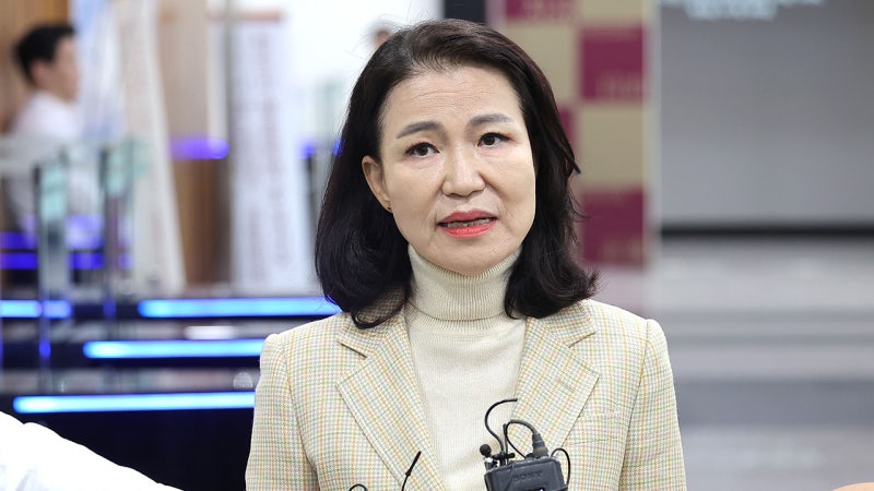 경찰, <b>이진숙</b> 전 방통위원장 <b>체포</b>…선거법 위반 혐의