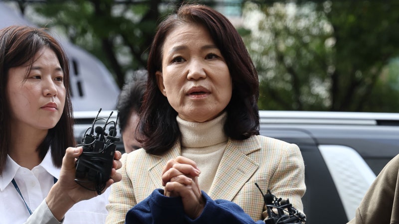 "이 대통령이 말한 국민주권 국가냐"…<b>이진숙 체포적부심</b> 시작