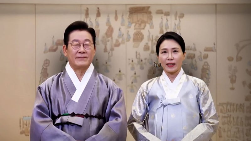 '<b>예능 출연</b>' 공방…"재난상황인데" "흑색선전"