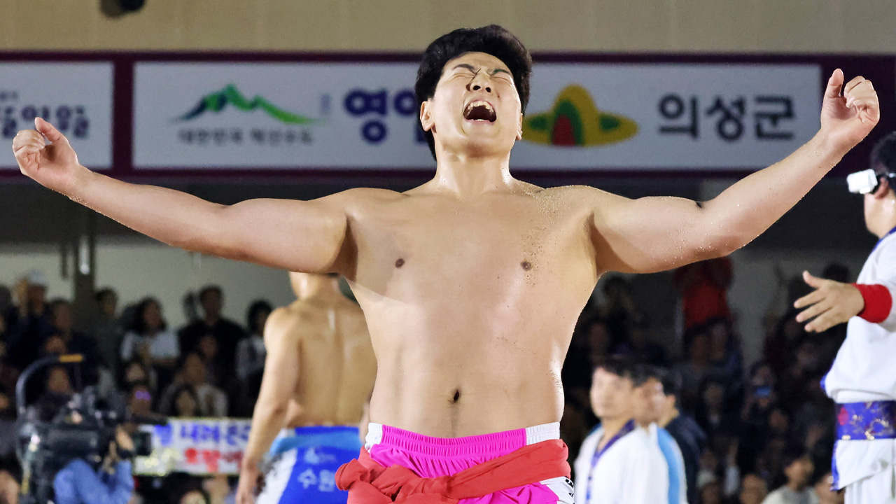<b>최정만</b>, 추석씨름대회서 통산 23번째 <b>금강장사</b>