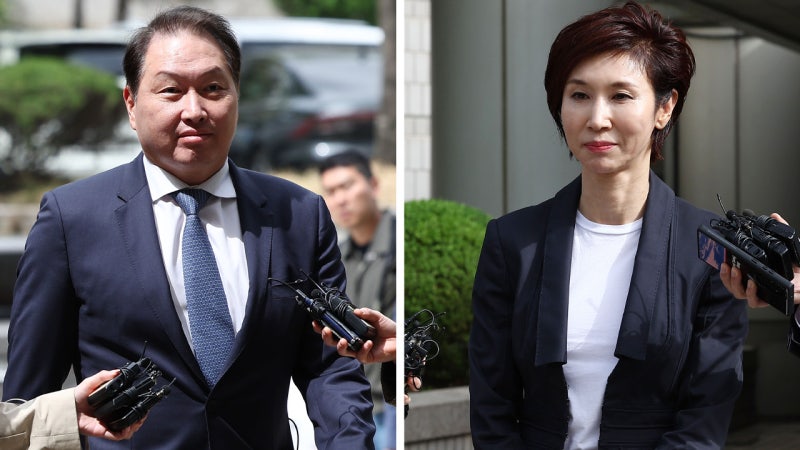 대법, <b>최태원</b>·<b>노소영</b> 이혼소송 <b>파기환송</b>…2심 다시 심리한다