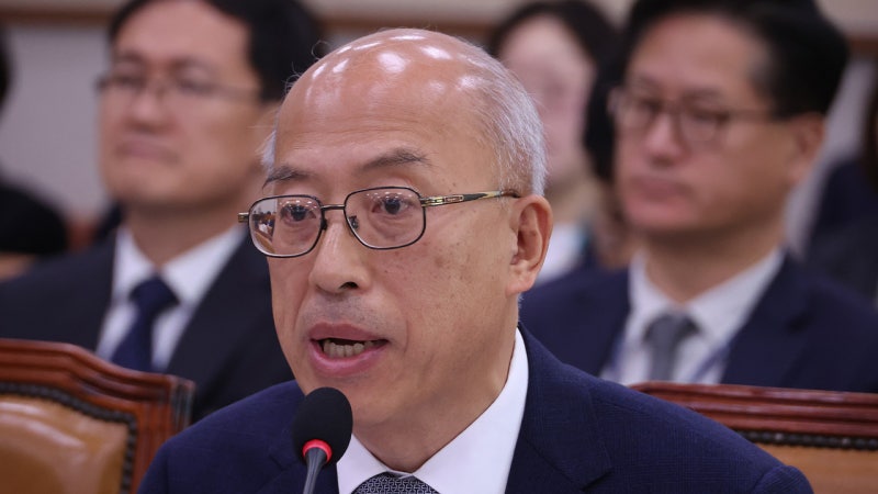 법제처장, '<b>4년 연임제</b> <b>이 대통령</b> 미적용' 묻자 "국민 결단 문제"