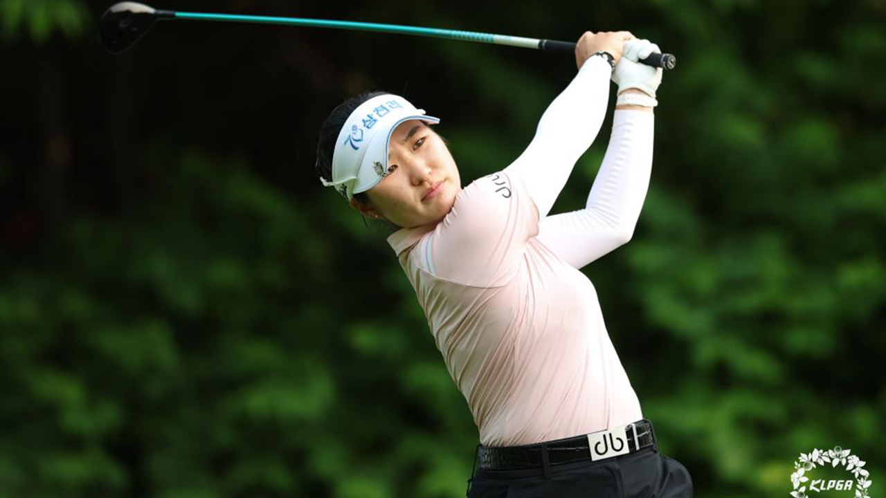 <b>최가빈</b>, KLPGA 투어 S-오일 챔피언십 첫날 <b>단독 선두</b>