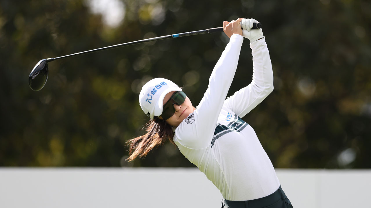 고지원, KLPGA 투어 <b>에쓰오일 챔피언십</b> 2R 단독 <b>선두</b> 도약