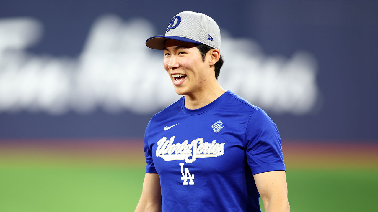 로버츠 감독과 경주한 <b>김혜성</b>, <b>WS</b> 6차전 선발 라인업 제외