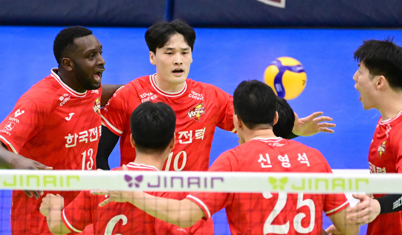 '베논 25점' <b>한국전력</b>, <b>삼성화재</b>에 역전승…3연패 끊고 첫 승