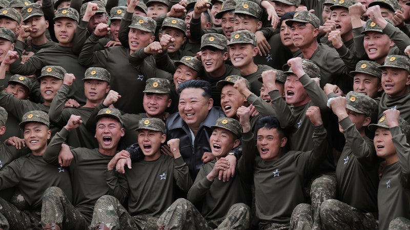 <b>김정은</b>, 한중회담날 러 파병<b>부대</b> 찾아 "싸우면 이기는 강군"