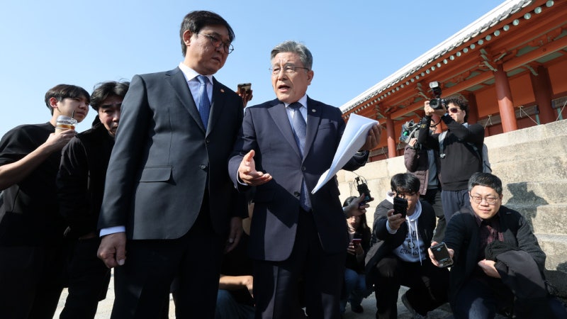 <b>종묘 앞</b> '<b>고층빌딩</b>' 우려에…최휘영 "모든 수단 강구해 지킬 것"