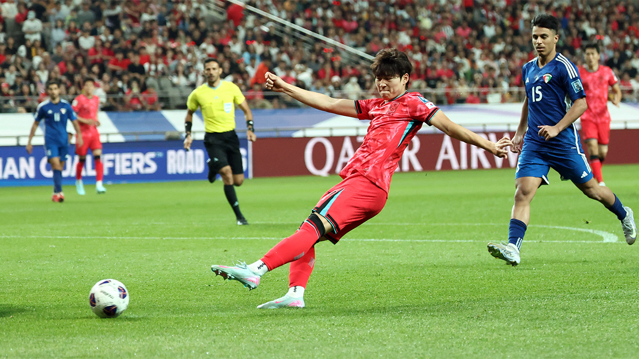 축구대표팀, <b>이동경</b>·백승호 대체 선수로 <b>배준호</b>·<b>서민우</b> 발탁