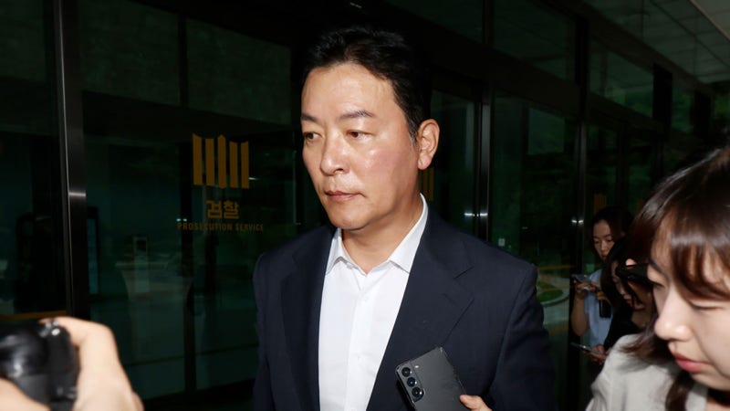 '<b>선상파티</b>' 관련 김성훈 전 경호처 차장, <b>김건희</b> 특검팀 출석