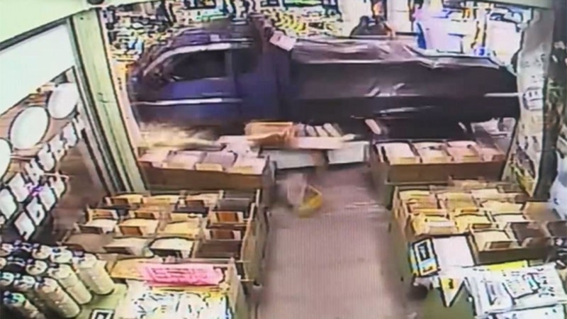 2명 사망, 18명 부상…<b>부천 시장 트럭 돌진</b> CCTV 보니