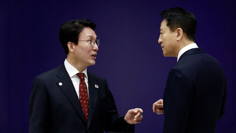 이번엔 '감사의 정원'…<b>오세훈</b> 겨냥 3종 견제구