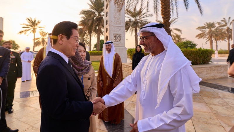 이 대통령 "<b>UAE</b>, 한국 중동 진출 베이스캠프…경제공동체로 발전"
