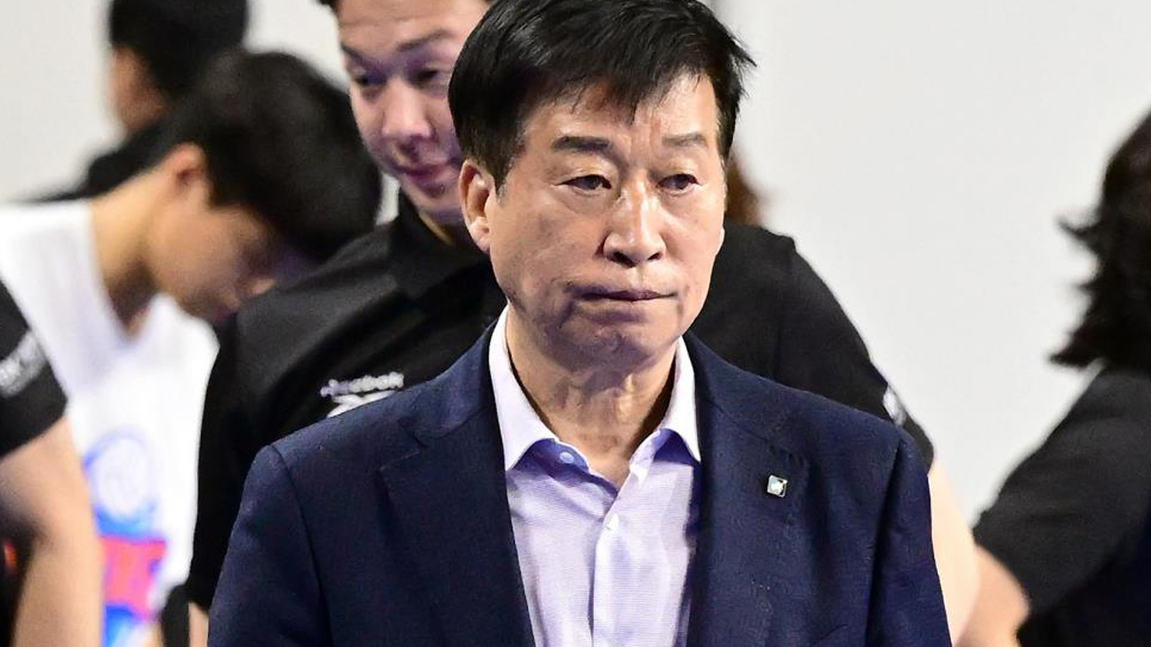 여자배구 IBK <b>김호철 감독</b>, 자진<b>사퇴</b>…여오현 <b>감독</b>대행 체제로