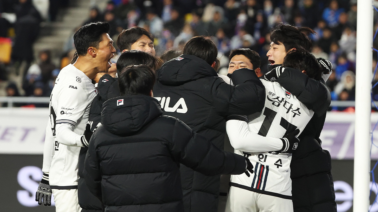 K리그1 <b>제주</b>, 승강 PO 1차전서 PK 골로 수원 제압…잔류 청신호