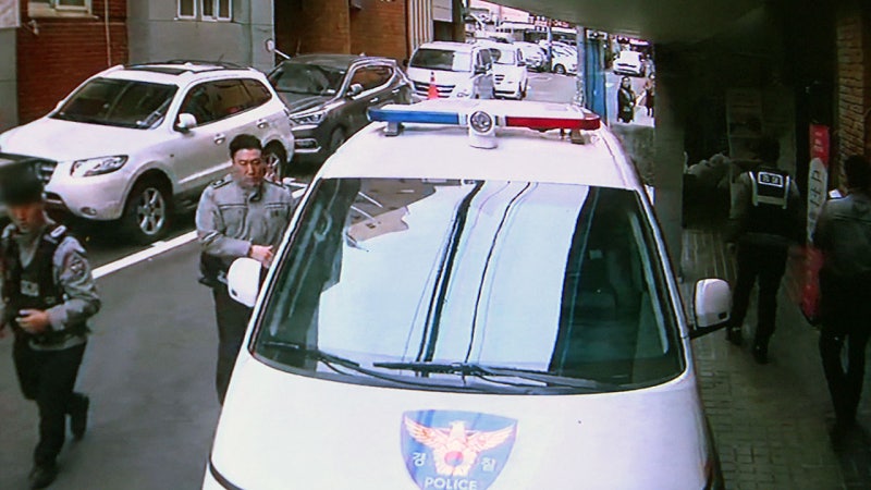 경찰관 촉 발휘! 버튼 소리로 위험 여성 극적 구출