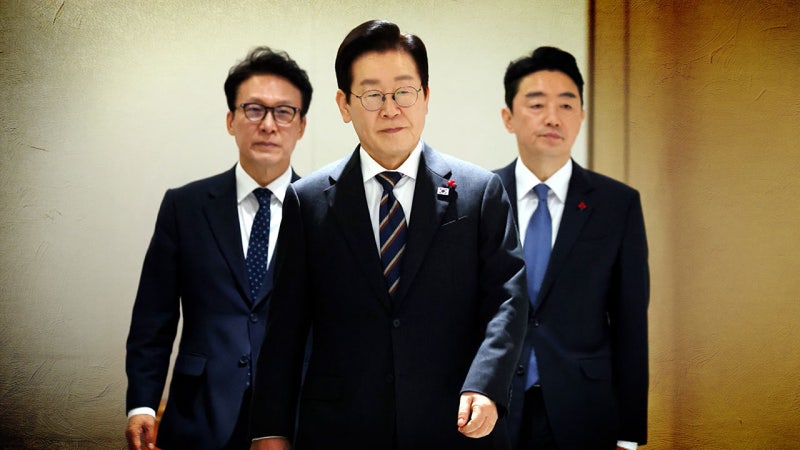 "위법 종교단체 해산시켜야"…당 지도부와 <b>만찬</b>