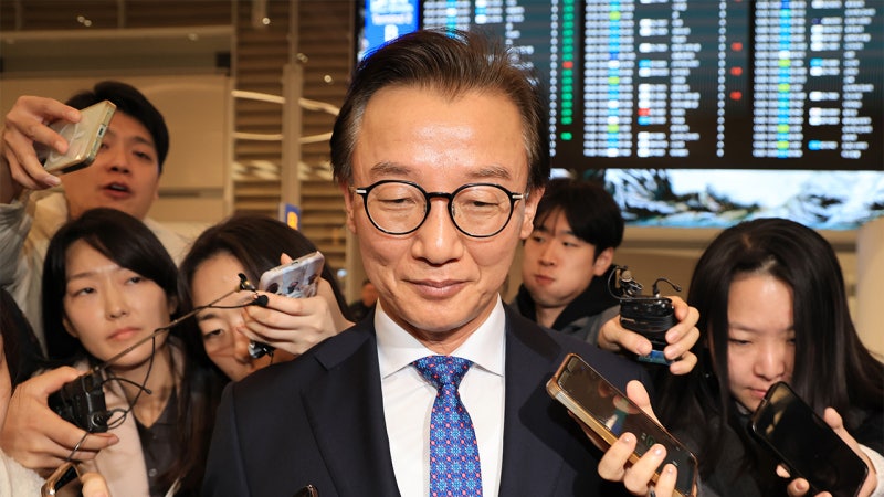 경찰, '<b>통일교 연루</b>' 전재수 등 3명 피의자 입건…출국금지