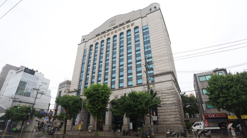경찰, 통일교·<b>전재수</b>·특검 전방위 <b>압수수색</b>…첫 강제수사