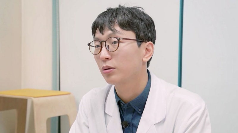 스토킹 고소당한 <b>정희원</b> 전 동료, <b>강제추행</b> 혐의로 <b>맞고소</b>