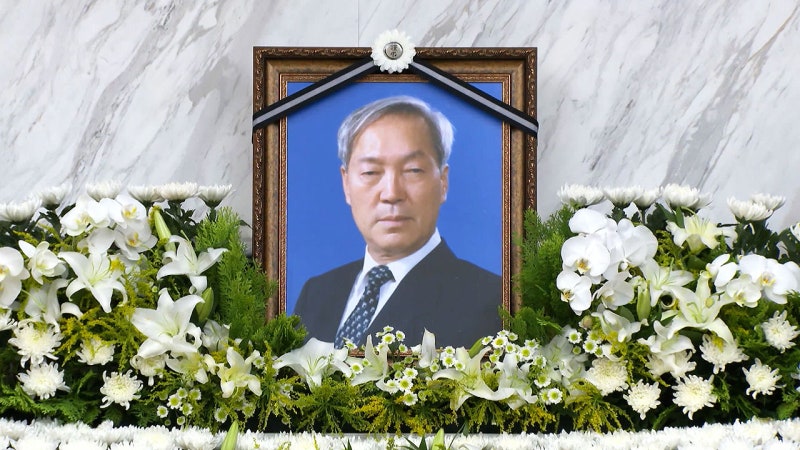 윤석열 전 대통령 부친 묘소 훼손 사건 발생!