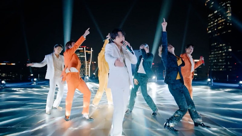 "결혼 미루지도 못해"…BTS 광화문 공연에 날벼락