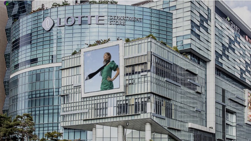 부산 센텀 <b>롯데백화점</b> 식품관 천장 일부 무너져…영업 조기 종료