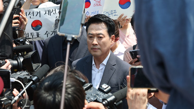 경찰, 잠실 시위대에 "사법 처리"…<b>장동혁</b> "재선거·특검"