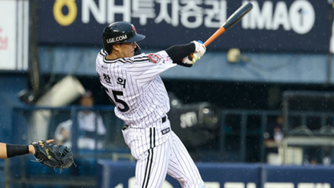 '송찬의 4안타' <b>LG</b> 선두 수성…3연승 롯데는 8위 도약