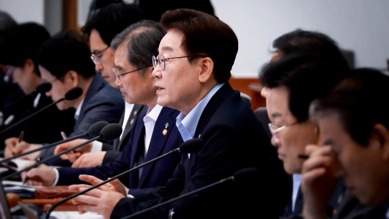 "역대급 성과급, 딴 세상"…'청년 소외' 꺼낸 이 대통령