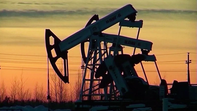 '<b>호르무즈 선박 피격</b>'에 국제유가 반등…WTI 2.25%↑
