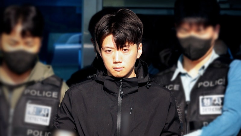 [단독] <b>장윤기</b> 집에 훼손된 '리얼돌'…<b>경찰</b> <b>아버지</b>가 없앴다
