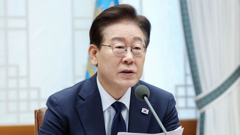 이 대통령 "3대메가 속도전…오늘 부지선정 논의, 확정지어야"