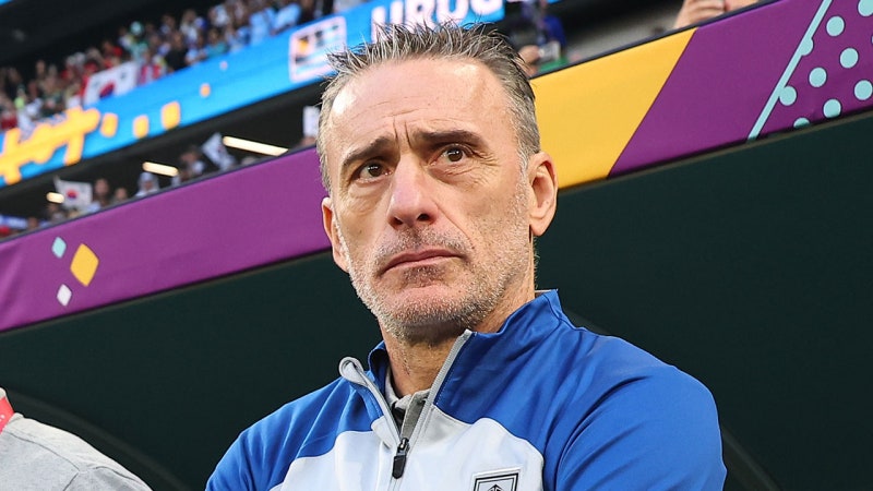 <b>벤투</b> "한국 대표팀 <b>복귀</b> 원한다"…대한축구협회에 <b>의사</b> 전달