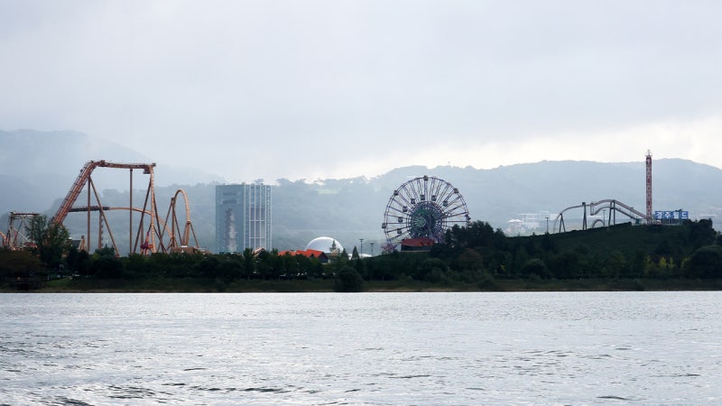 <b>경주월드</b>서 대형관람차 빈 객차 추락…5명 병원 이송
