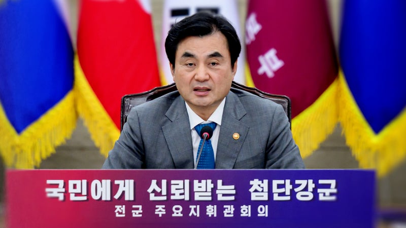 <b>국방부</b> "탈영 주장 허위…안 <b>장관</b>, 퇴임 후 기록 정정 청구 계획"
