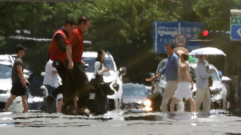 경북 <b>경산</b>·<b>포항</b>에 첫 '<b>폭염중대경보</b>'…"야외활동 중지"