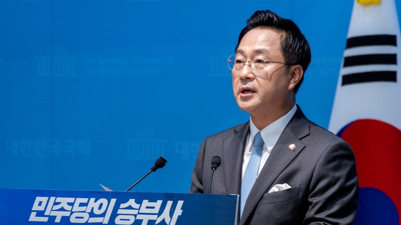 민주 <b>박성준</b>, <b>최고위원 출마</b>…"정청래 지도부는 리더십 잃어"