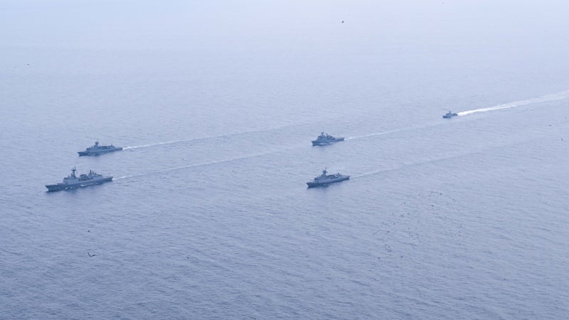 <b>실종</b> <b>해군</b> 함정 승조원 시신, 오늘 새벽 <b>동해</b>상서 발견
