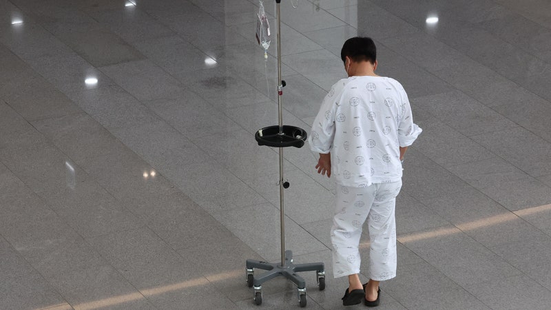 <b>경찰</b>, 암환자 진료비 '<b>페이백</b>' 의심 병원 12곳 <b>수사</b> 착수