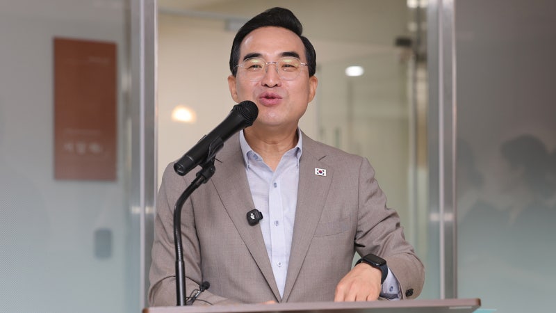 <b>박홍근</b> "반도체 호황기 급격히 안 꺼져…<b>청년</b> 정책에 대폭 <b>투자</b>"