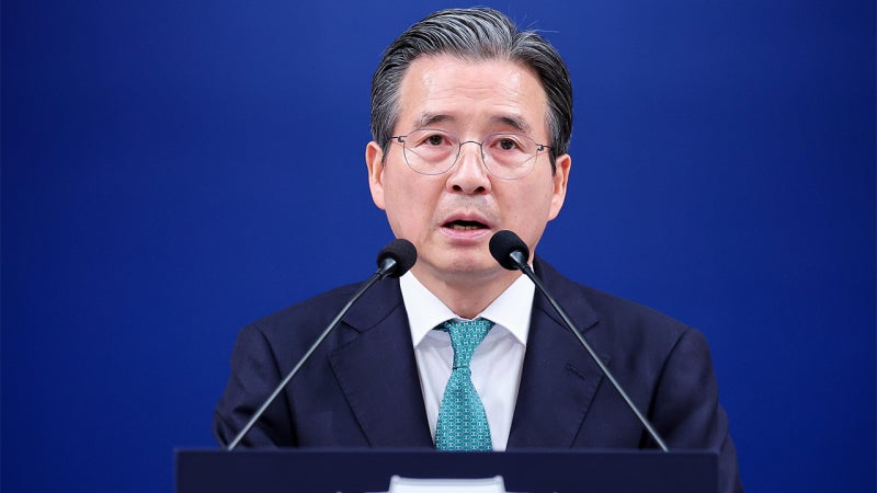 <b>김용범</b> "레버리지 <b>대책</b>, 신속 <b>이행</b>이 급선무…이후 보완 검토"