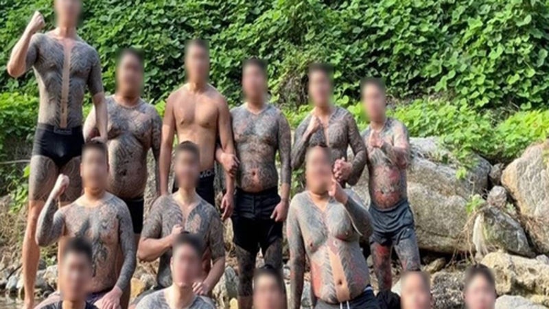 가슴에 '동대문' 새겼다…"우린 근본" 학교 '짱' 모은 <b>조폭</b>
