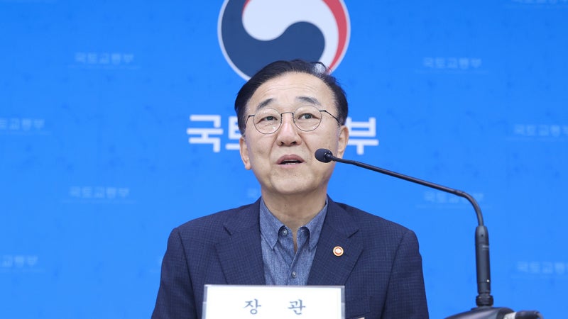 <b>국토장관</b> "용산공원 전체 <b>주택공급</b> 검토…20일 오세훈 면담"