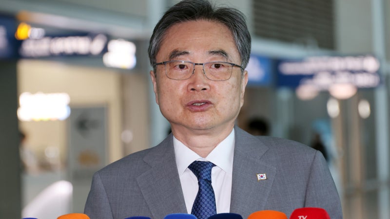 <b>조현</b> 외교부 장관, <b>네팔</b> 출국…"<b>실종자</b> 가족 <b>면담</b>할 것"