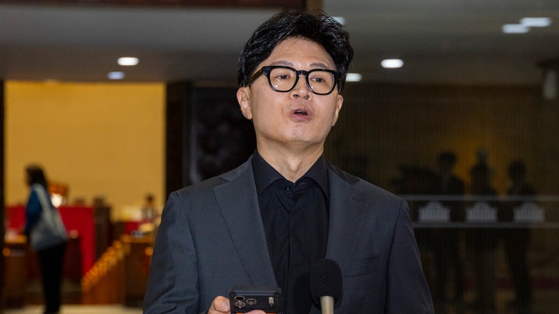 <b>한동훈</b>, <b>최재성</b>에 재반박 <b>녹취록</b> 공개…"우연히 할 대화냐"