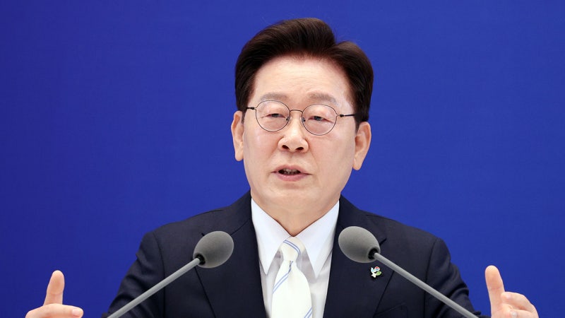 이 <b>대통령 기자회견</b> 30분 연기…오전 10시 30분 시작