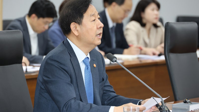 구윤철 "<b>추석</b>연휴 고속도로 기름값 리터당 <b>100원 인하</b>"