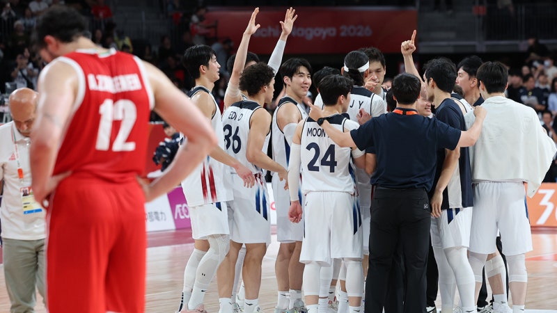 '이현중 26점' <b>남자 농구</b>, 12년 만에 AG 결승 진출…은메달 확보