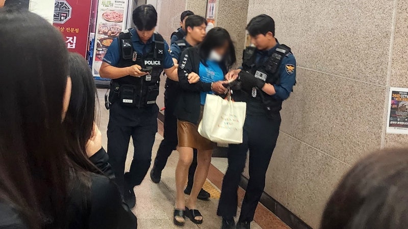 [단독] "여장남자가 돌아다녀요"…여자화장실 침입한 60대 체포